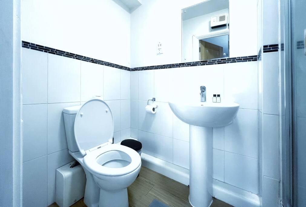 New Luxurious And Business Apt Leilighet Swansea Eksteriør bilde