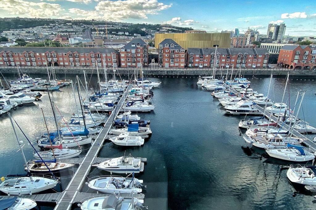 New Luxurious And Business Apt Leilighet Swansea Eksteriør bilde